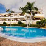 21 C Bouganvillas *