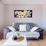 21 C Bouganvillas *
