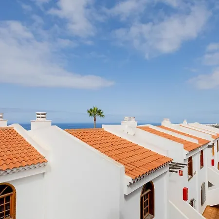 21 C Bouganvillas * アデヘ